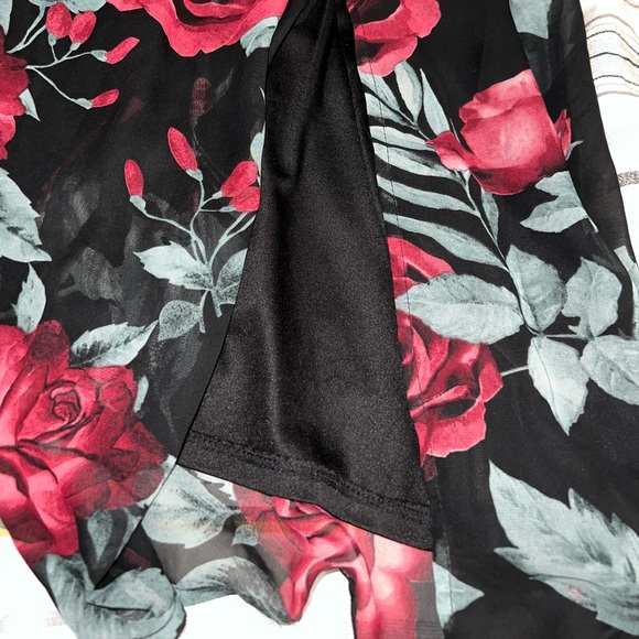 Xs Lulu’s flower dress - Picture 5 of 5